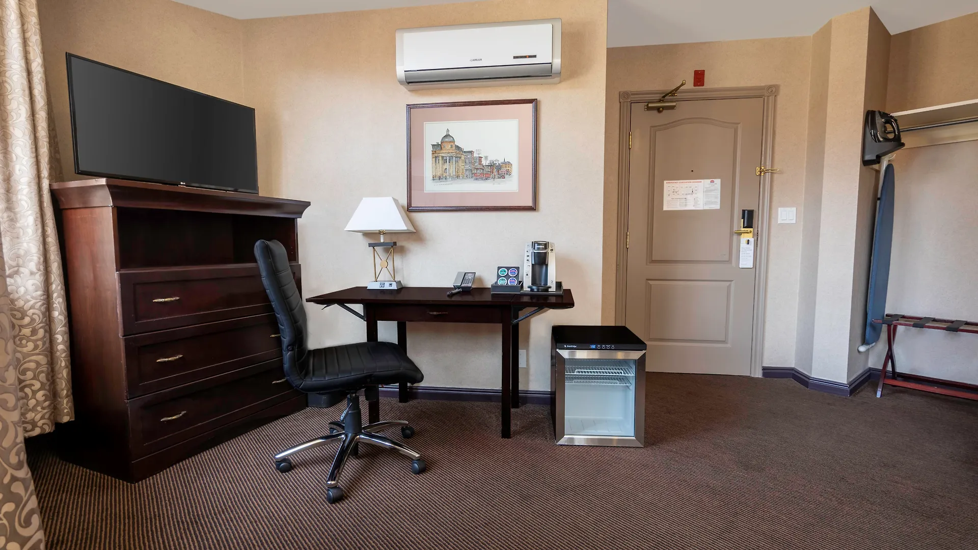 Ramada Limited Downtown Vancouver Canada